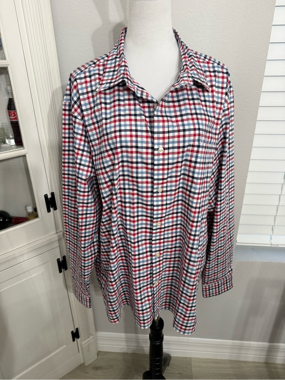 Vineyard Vines - Performance on the go- red, white & blue Plaid Button-Up Shirt